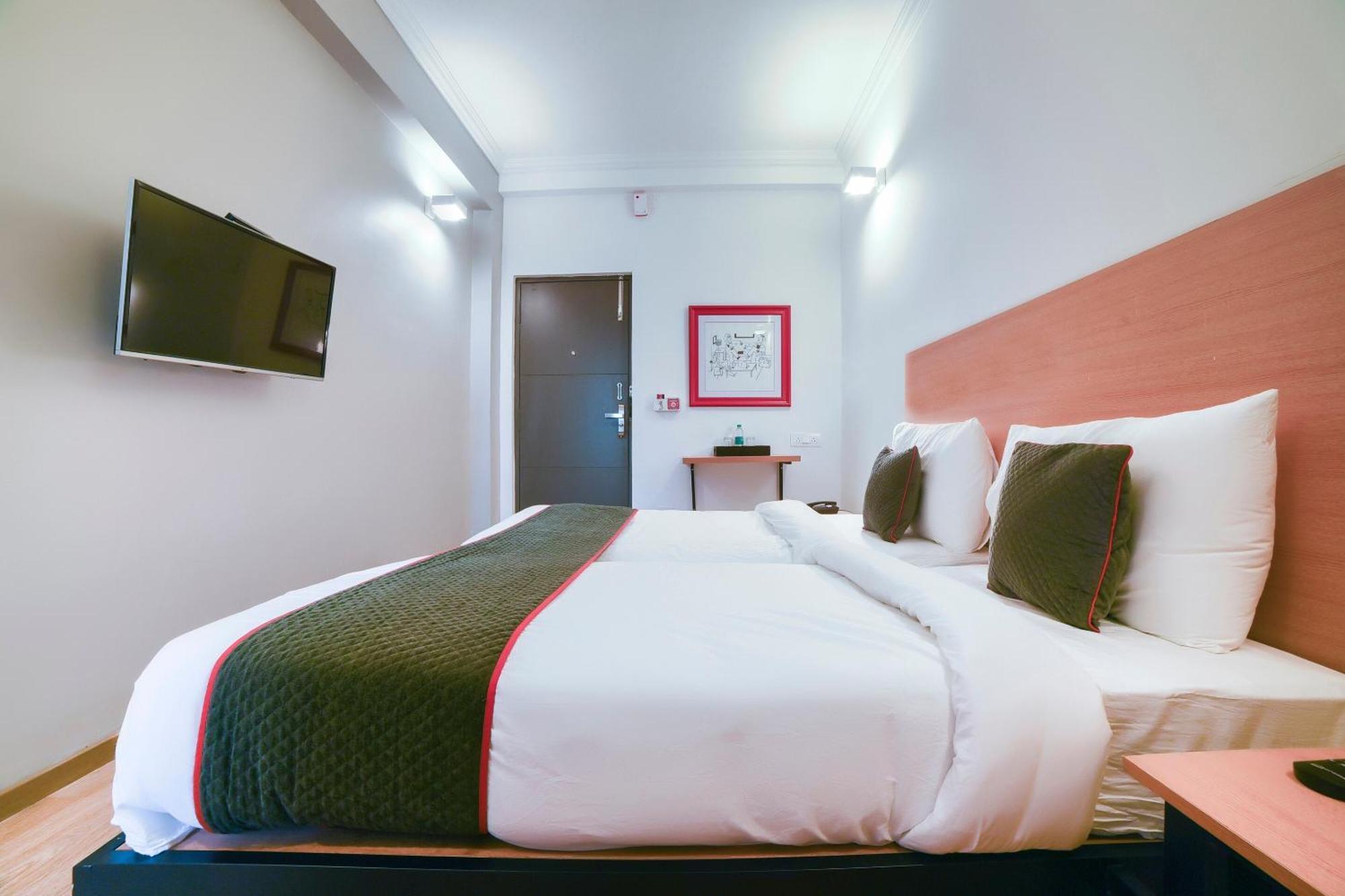 Collection O Vadapalani Hotel Chennai Ngoại thất bức ảnh