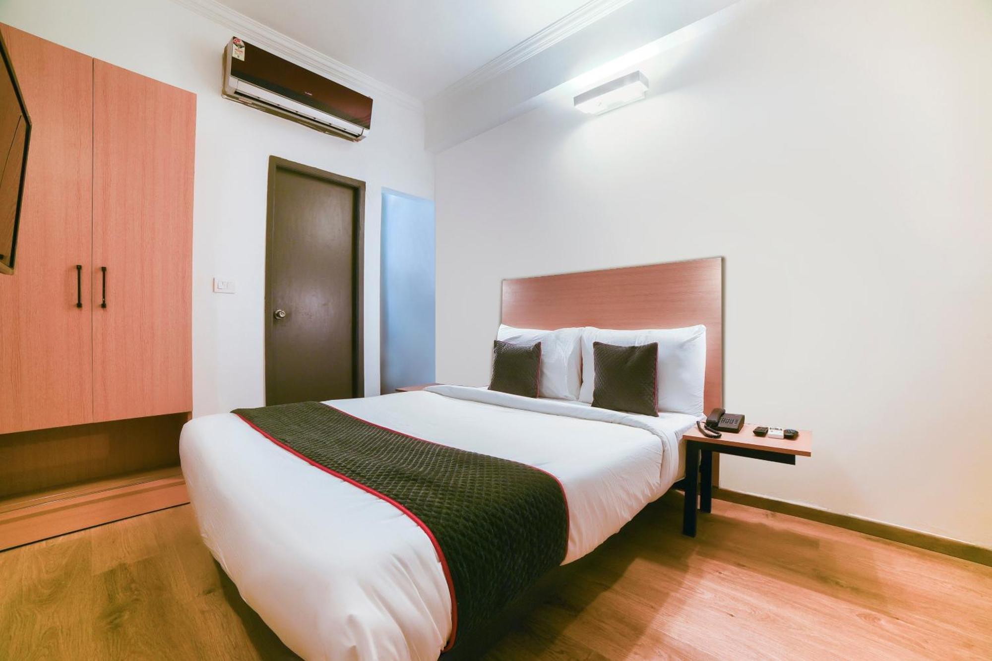 Collection O Vadapalani Hotel Chennai Ngoại thất bức ảnh