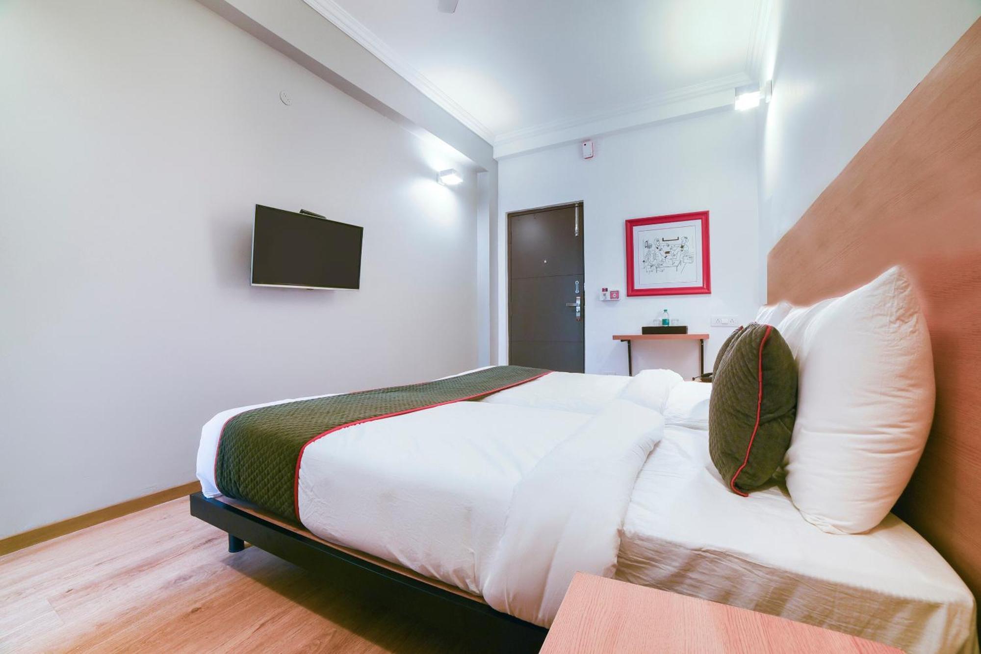 Collection O Vadapalani Hotel Chennai Ngoại thất bức ảnh