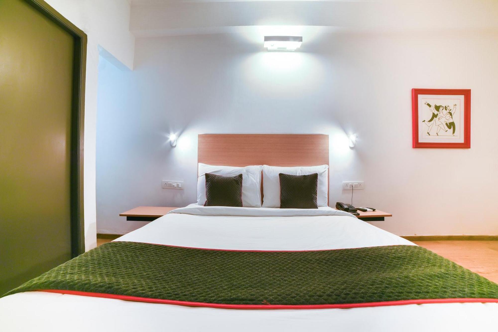Collection O Vadapalani Hotel Chennai Ngoại thất bức ảnh